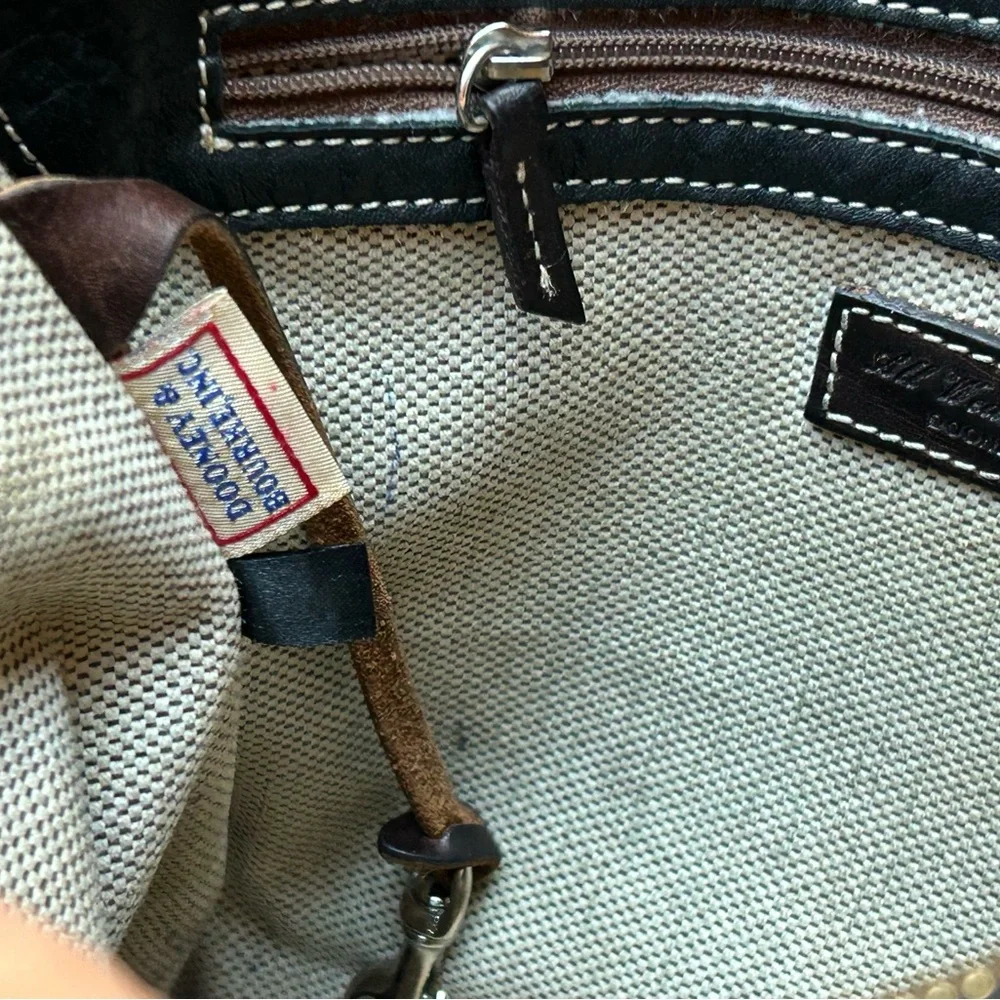 Dooney & Bourke classic dooney